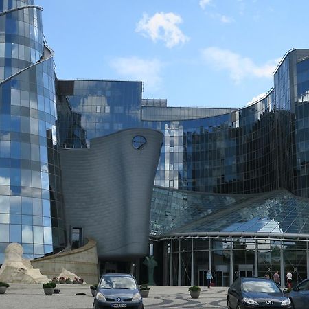 Wierzbno Hostel Varşovia Exterior foto