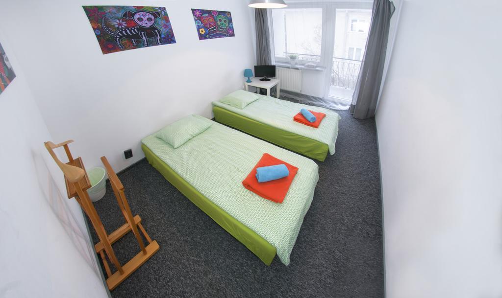 Wierzbno Hostel Varşovia Exterior foto